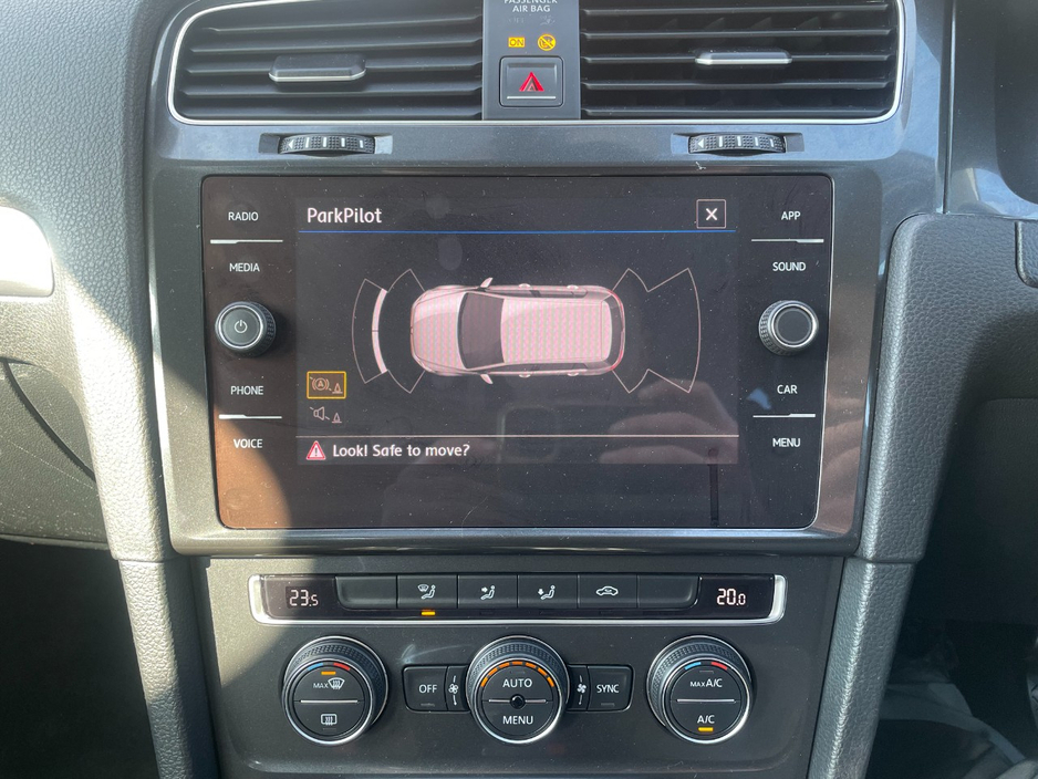 2017 Volkswagen Golf - image 13