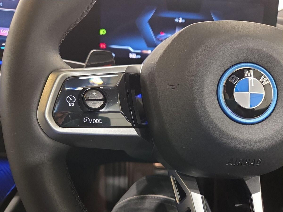 2025 BMW i5 - image 17