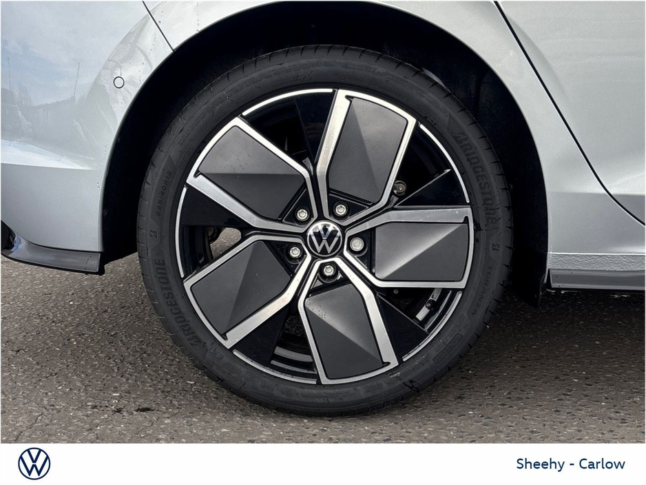 2026 Volkswagen Golf - image 9