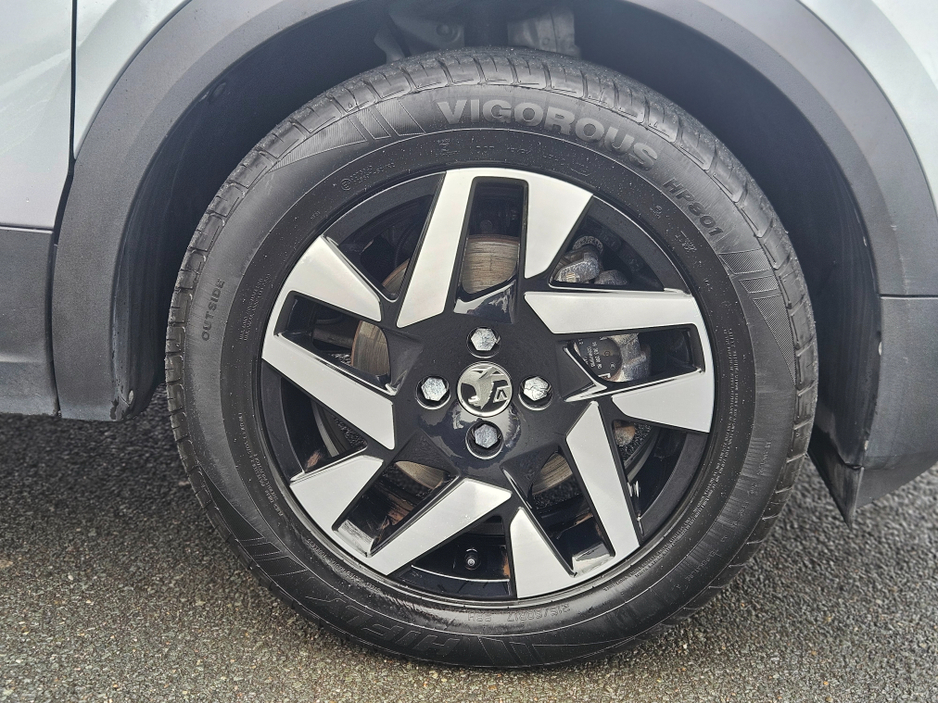 2022 Opel Mokka - image 10