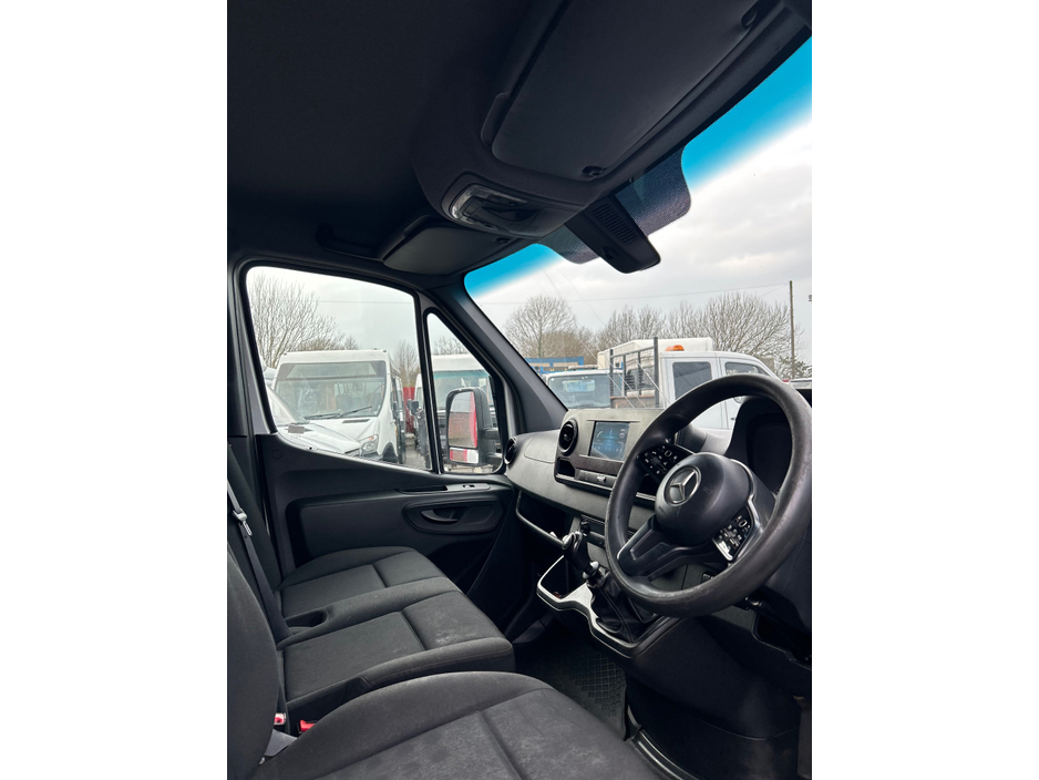 2019 Mercedes-Benz Sprinter - image 16