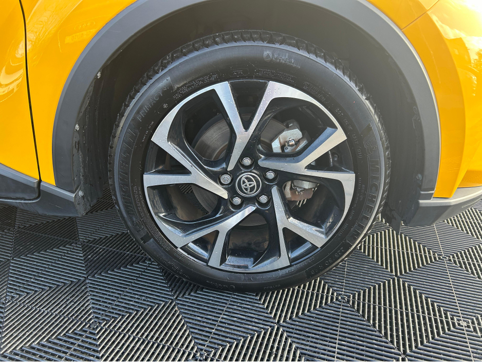 2019 Toyota C-HR Toyota CHR, G-model, fully loaded with extras €23,750
