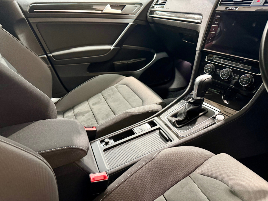 2018 Volkswagen Golf - image 15