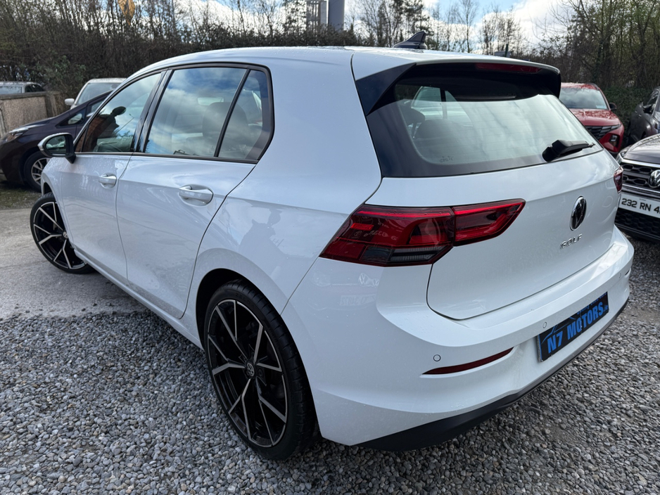 2024 Volkswagen Golf - image 5
