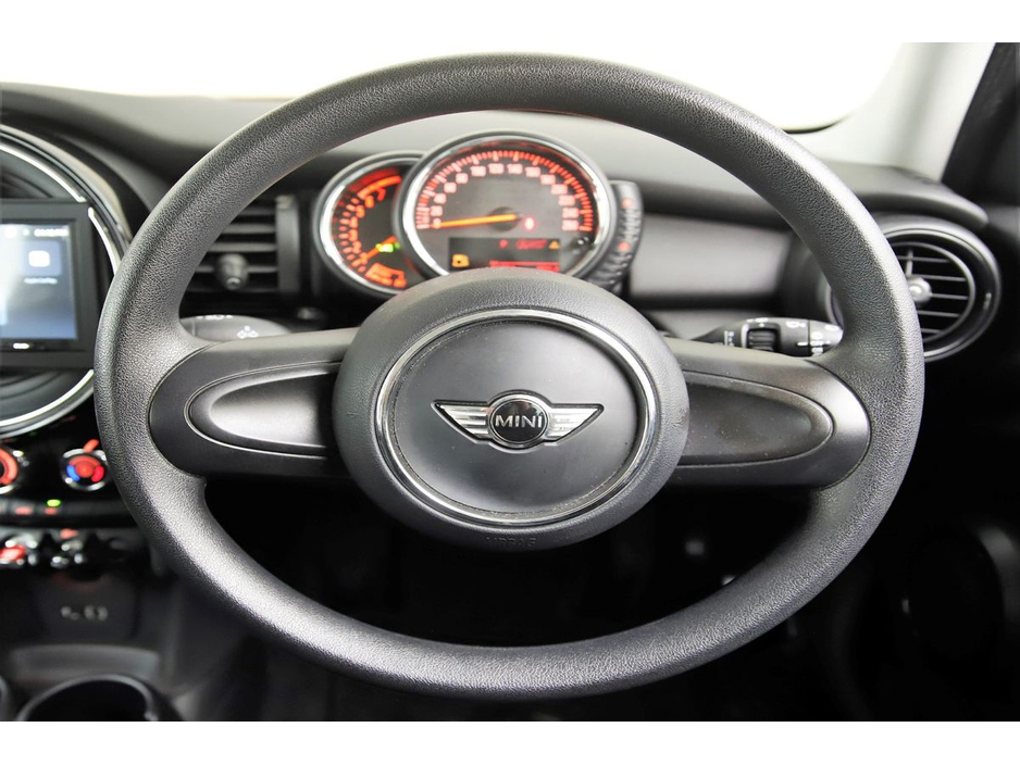 2016 MINI Hatch 1.5 AUTO 5DR *CARPLAY*ANDROID AUTO*1 YEARS WARRANTY* €15,890