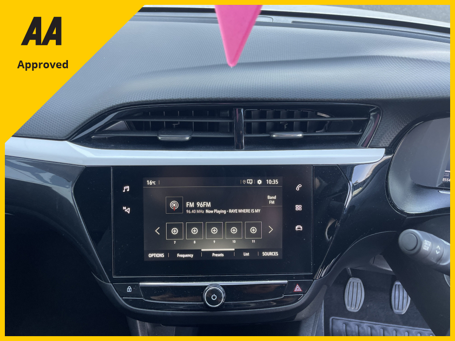 2022 Opel Corsa - image 2