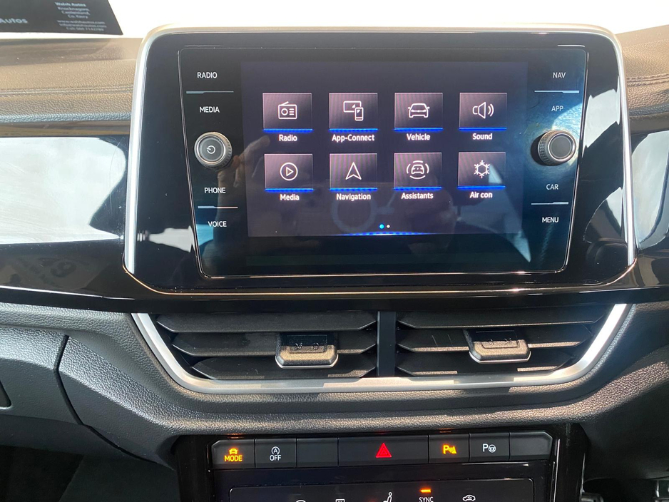 2023 Volkswagen T-Roc - image 14