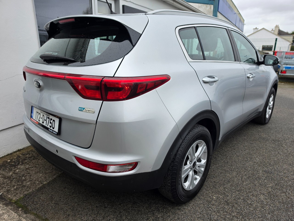 2017 Kia Sportage - image 3