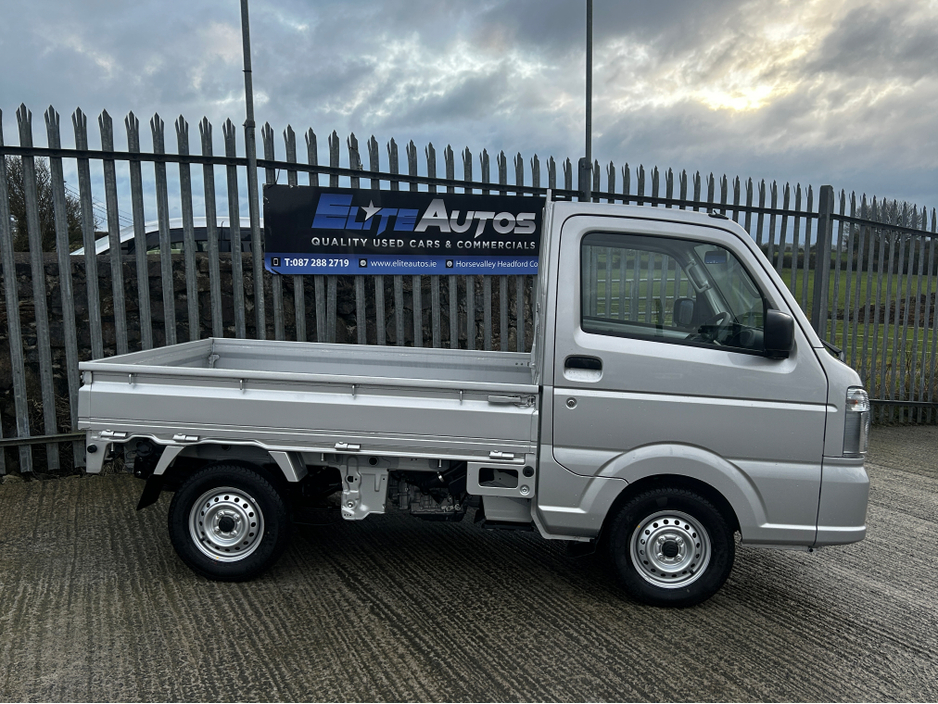2025 Suzuki Carry Kai 660cc 350 kg Automatic 4wd €11,995