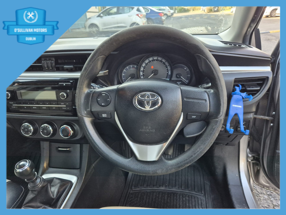 2015 Toyota Corolla - image 14