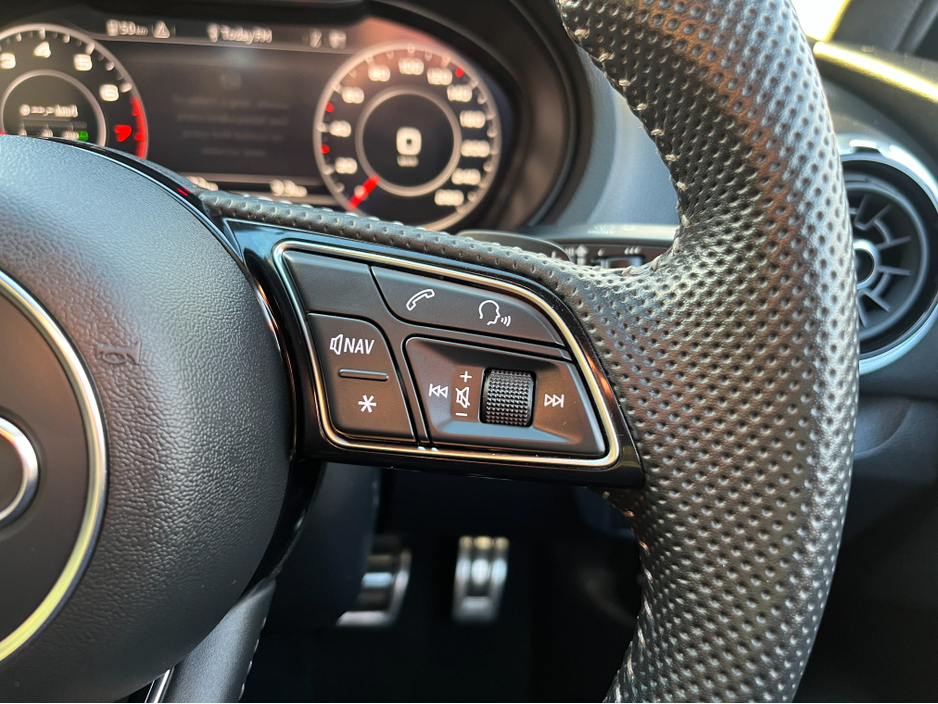 2019 Audi A3 S-LINE BLACK EDITION SALOON AUTOMATIC 1.4 PETROL //HIGH SPEC//LOW MILES//HALF LEATHER HEATED SEATS//KEYLESS ENTRY//ADAPTIVE CRUISE CONTROL//