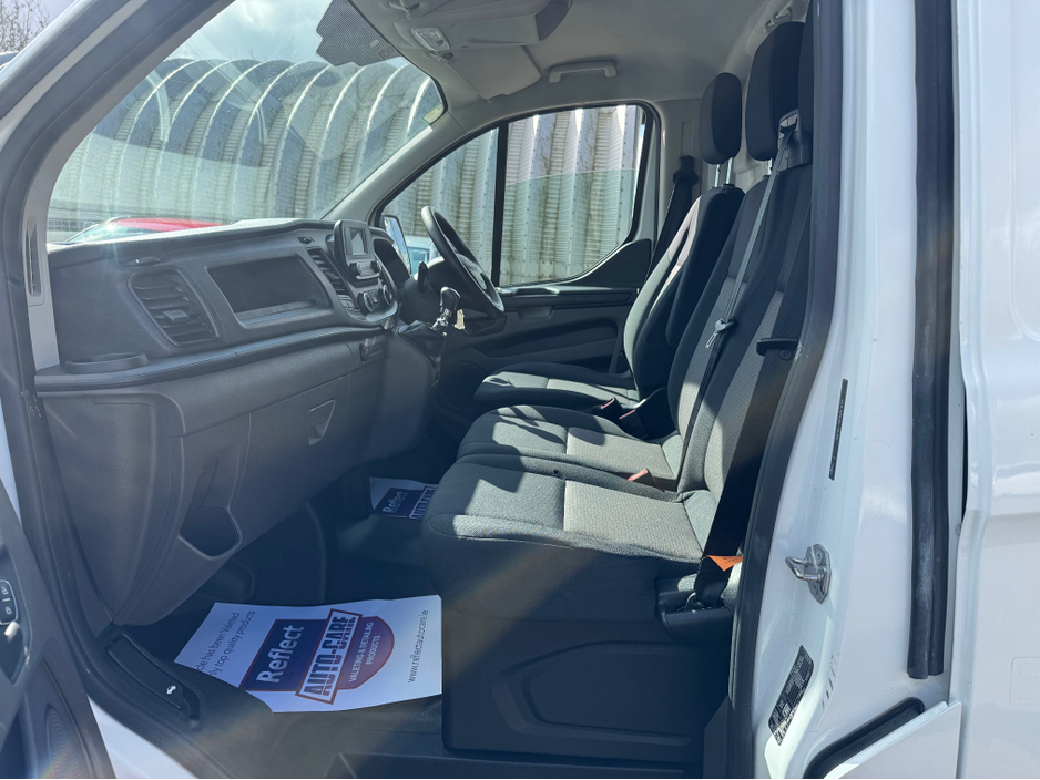 2022 Ford Transit Custom - image 8