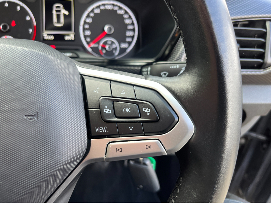 2021 Volkswagen T-Cross - image 24