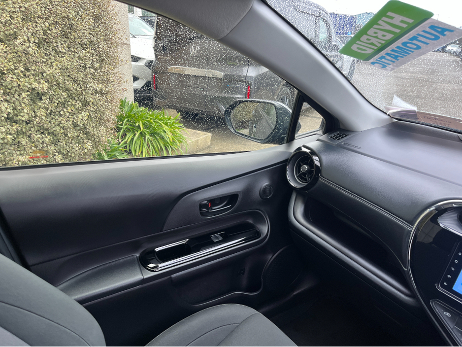 2020 Toyota Aqua - image 15