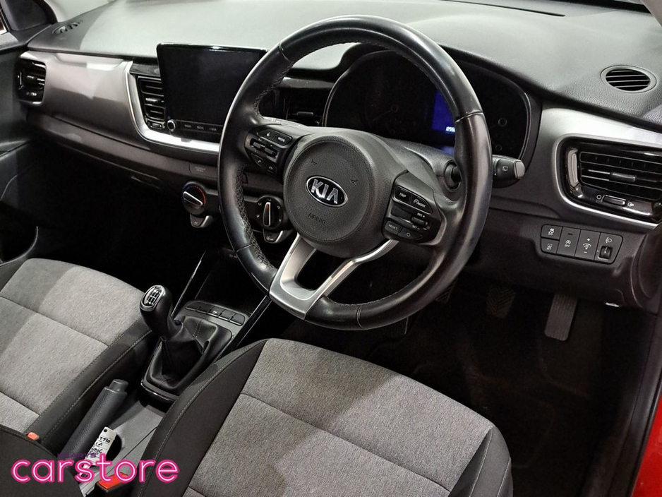 2021 Kia Stonic - image 15