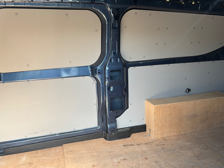 2024 Ford Transit Custom - image 26