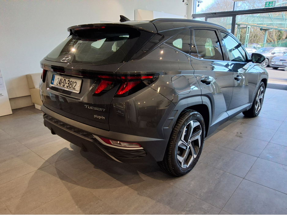 2024 Hyundai Tucson - image 2