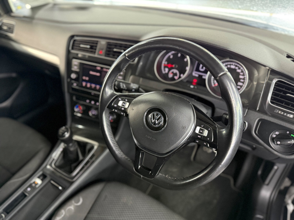 2019 Volkswagen Golf - image 19