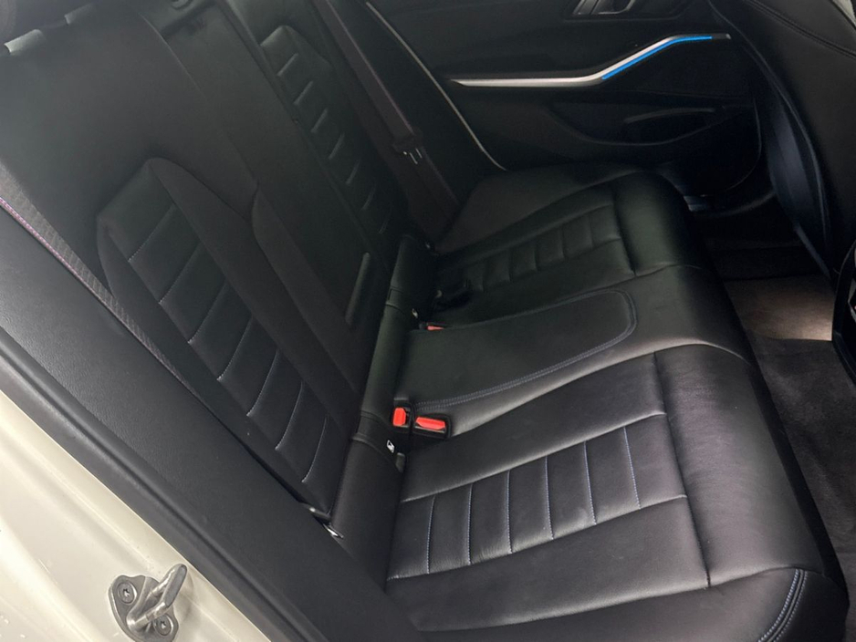 2022 BMW 3 Series - image 11