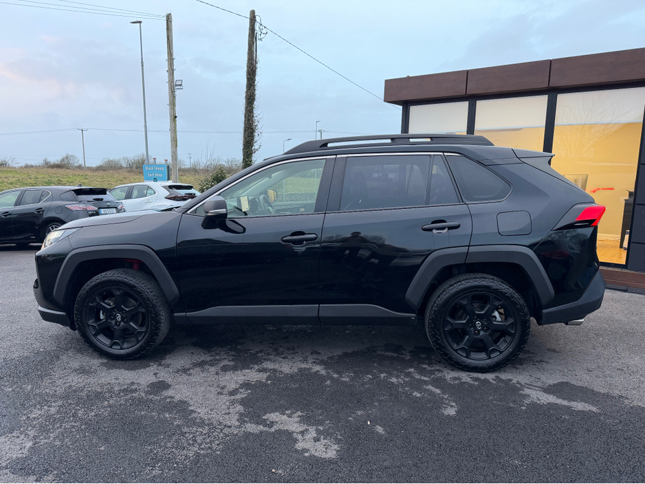 2023 Toyota Rav4 - image 9