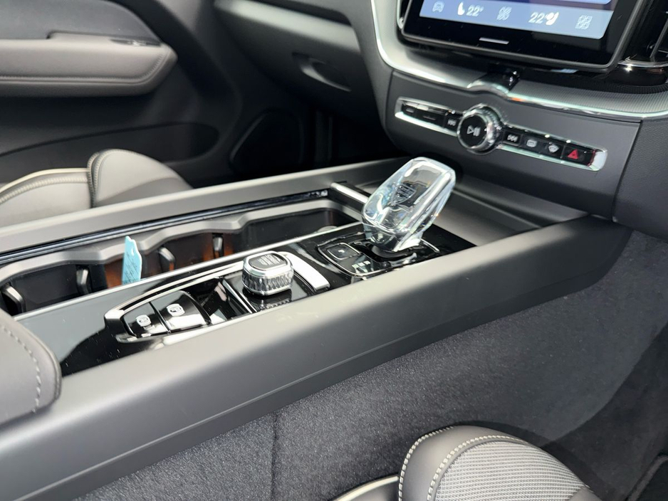 2026 Volvo XC60 - image 23