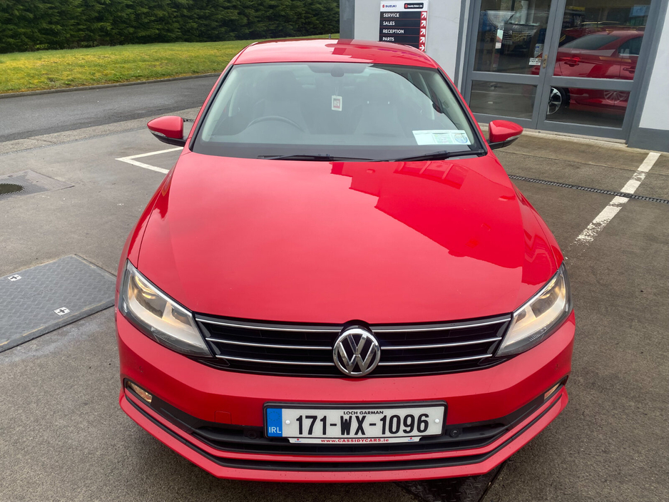 2017 Volkswagen Jetta - image 2