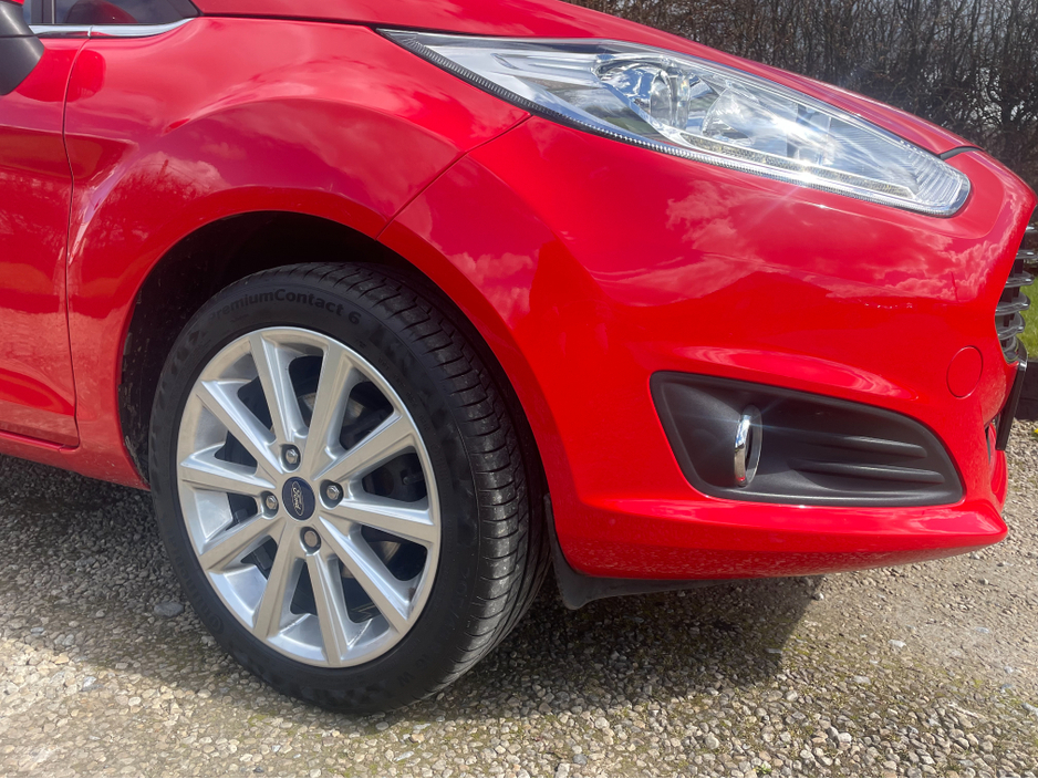 2017 Ford Fiesta - image 5