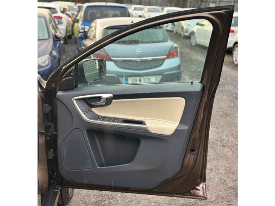 2015 Volvo XC60 2.0L Diesel Automatic Low Mileage  (7401) €17,450