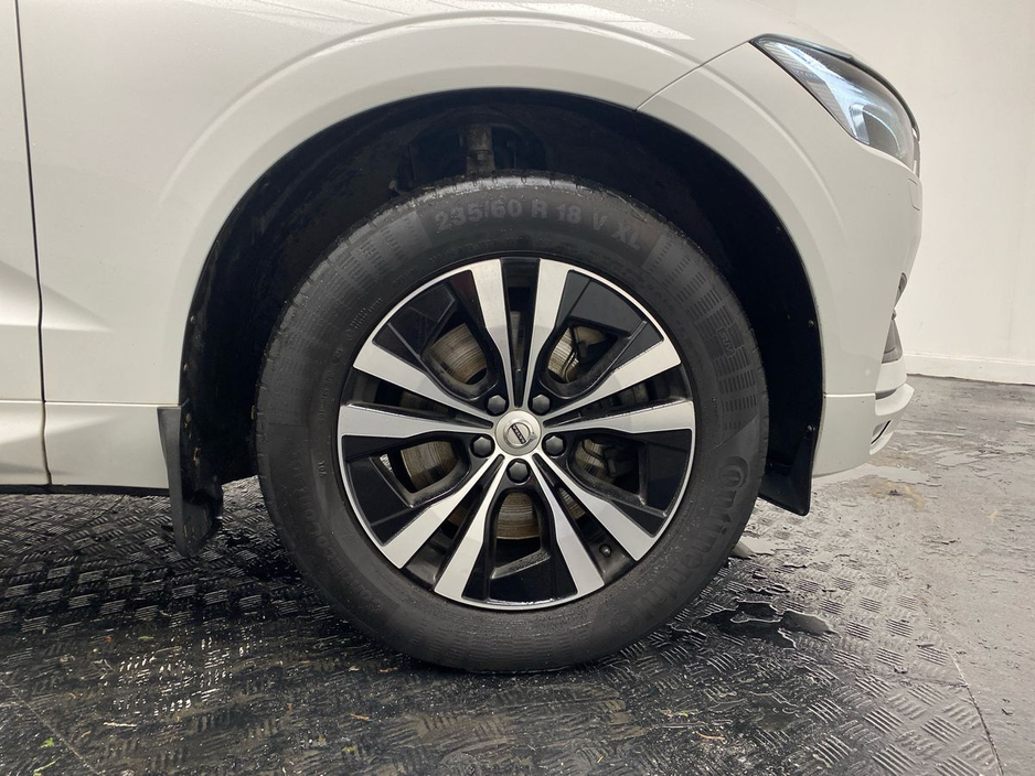 2020 Volvo XC60 - image 5