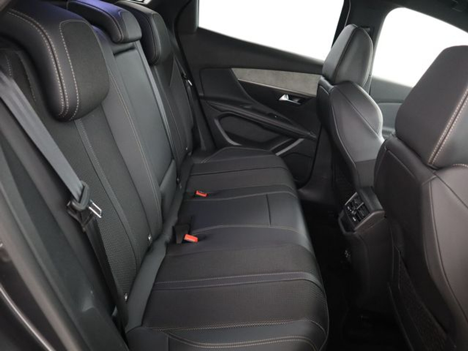 2022 Peugeot 3008 - image 13