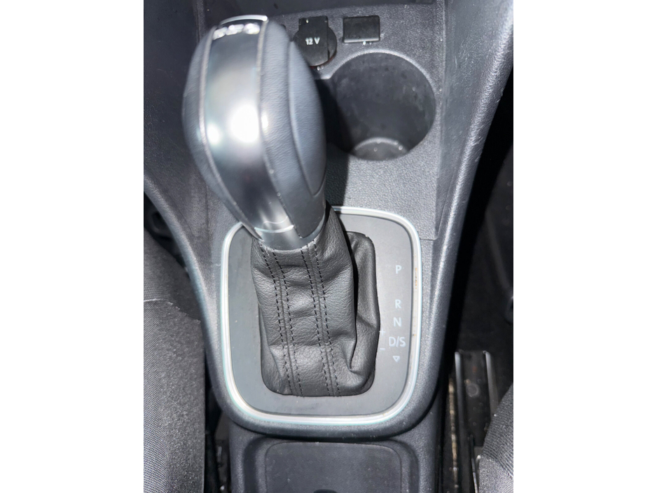 2016 Volkswagen Polo - image 10