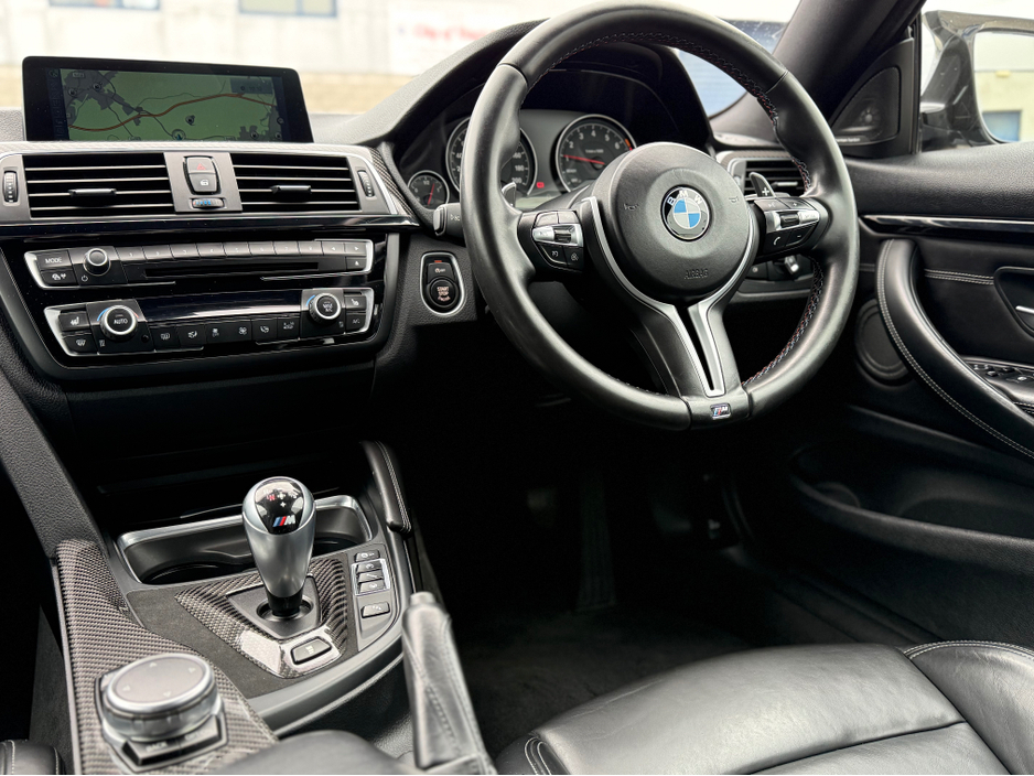 2015 BMW M4 - image 25