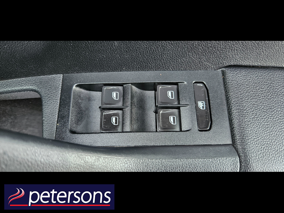 2016 Skoda Octavia - image 34