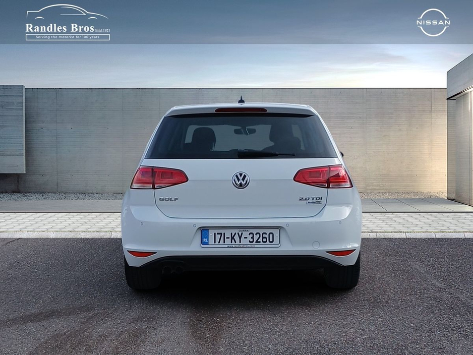 2017 Volkswagen Golf - image 8