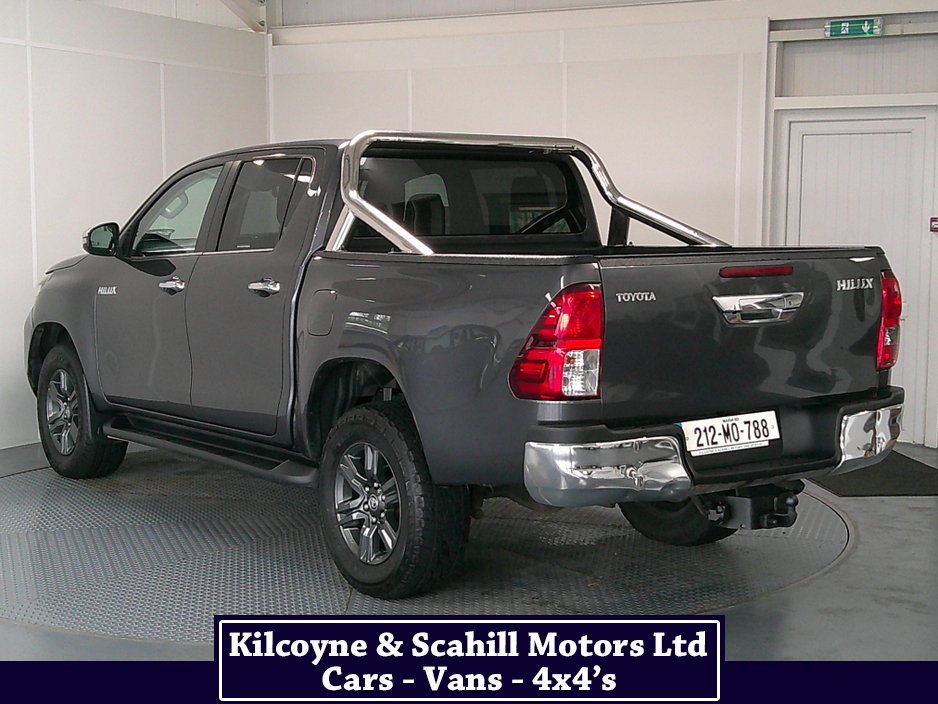 2021 Toyota Hilux - image 5