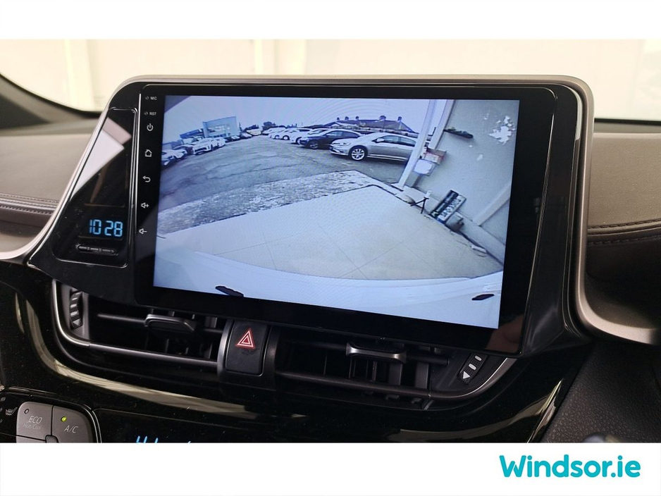 2018 Toyota C-HR HYBRID AUTO €17,995