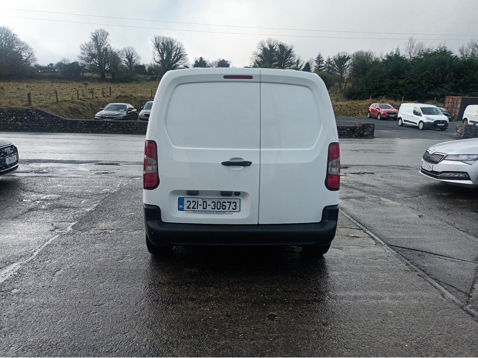 2022 Peugeot Partner PROFESSIONAL PLUS 1.5  HDI 100 6 €13,414