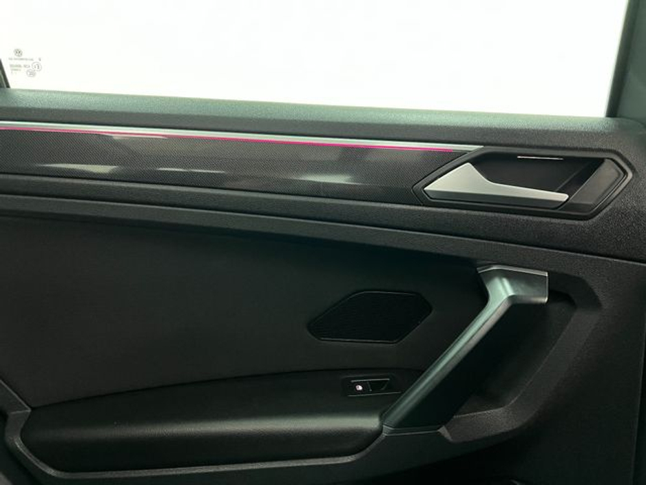 2023 Volkswagen Tiguan - image 34