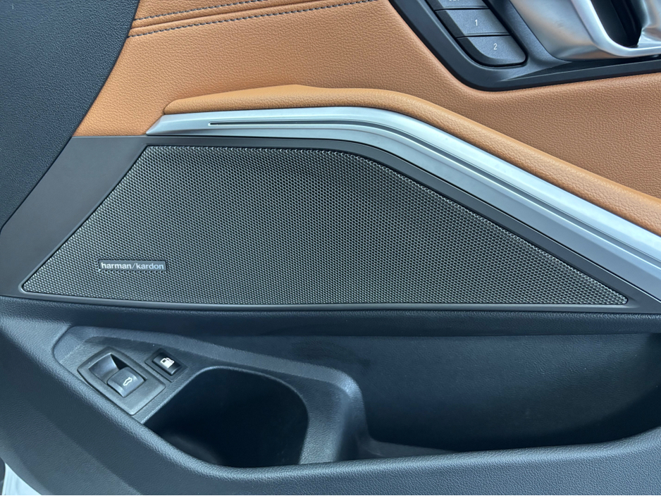 2019 BMW 3 Series - image 10