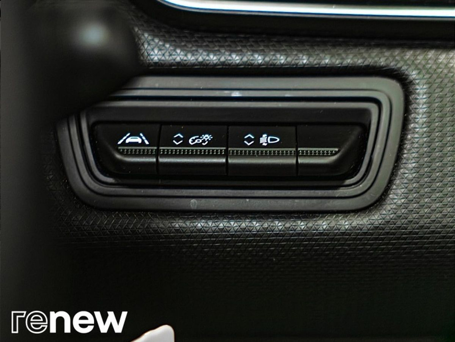 2023 Renault Clio - image 20