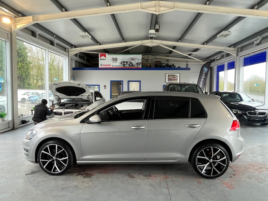 2016 Volkswagen Golf - image 8