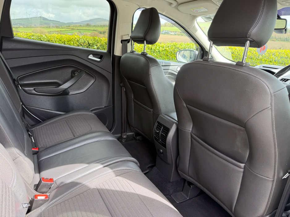 2019 Ford Kuga - image 14