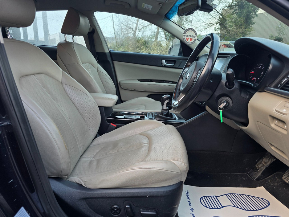2018 Kia Optima - image 12