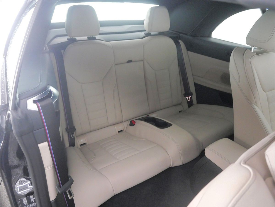 2025 BMW 4 Series - image 11