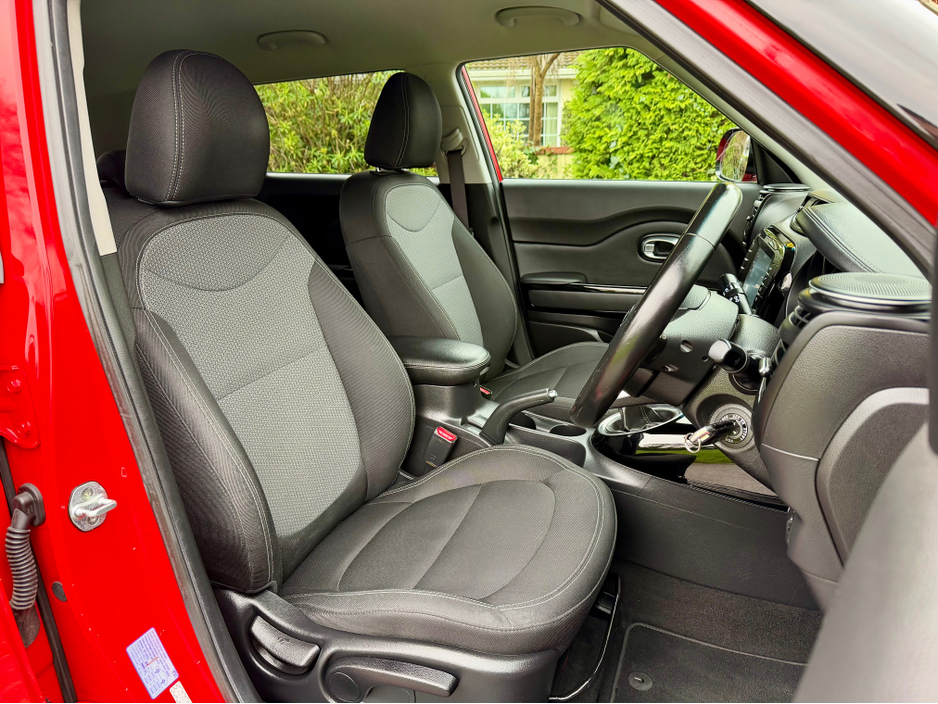 2017 Kia Soul 1.6 Petrol 5dr Hatchback | Low mileage | 2 keys | Service history | Sold serviced and valeted with warranty provided. €12,900