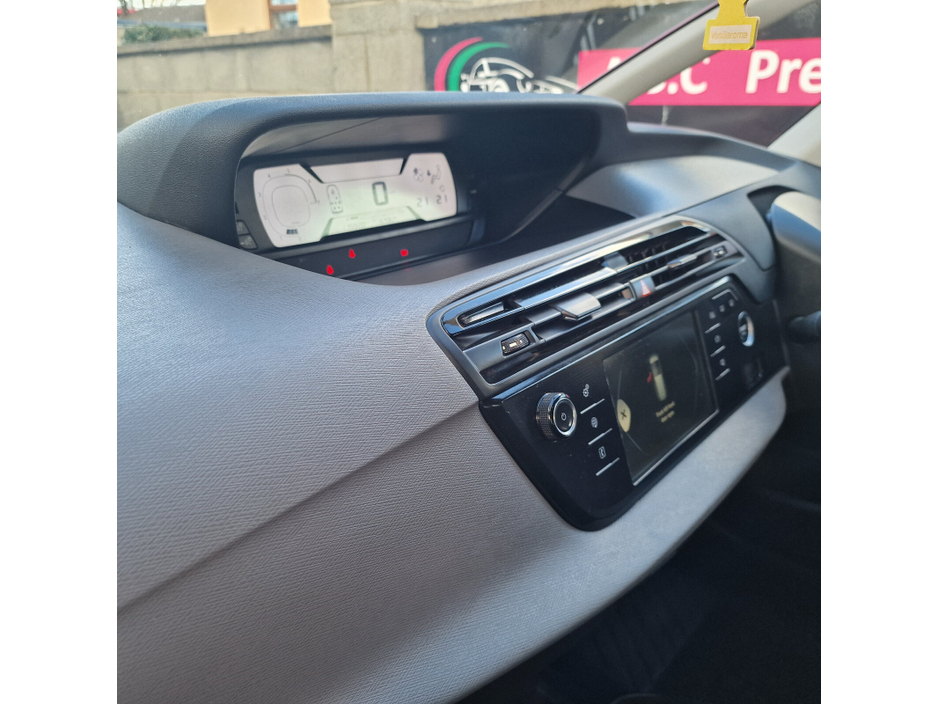 2015 Citroen Grand C4 Picasso - image 13