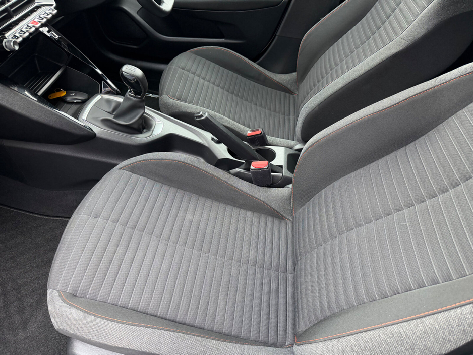 2023 Peugeot 208 - image 11
