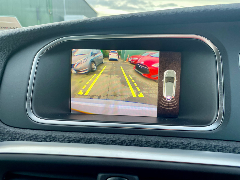 2017 Volvo V40 - image 31