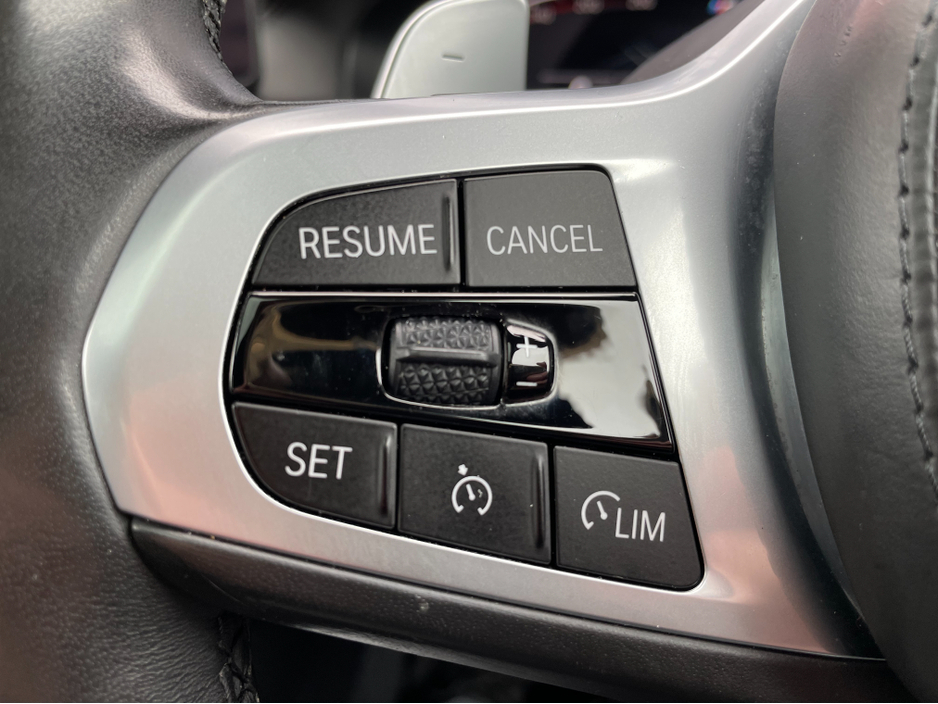 2021 BMW 5 Series - image 14