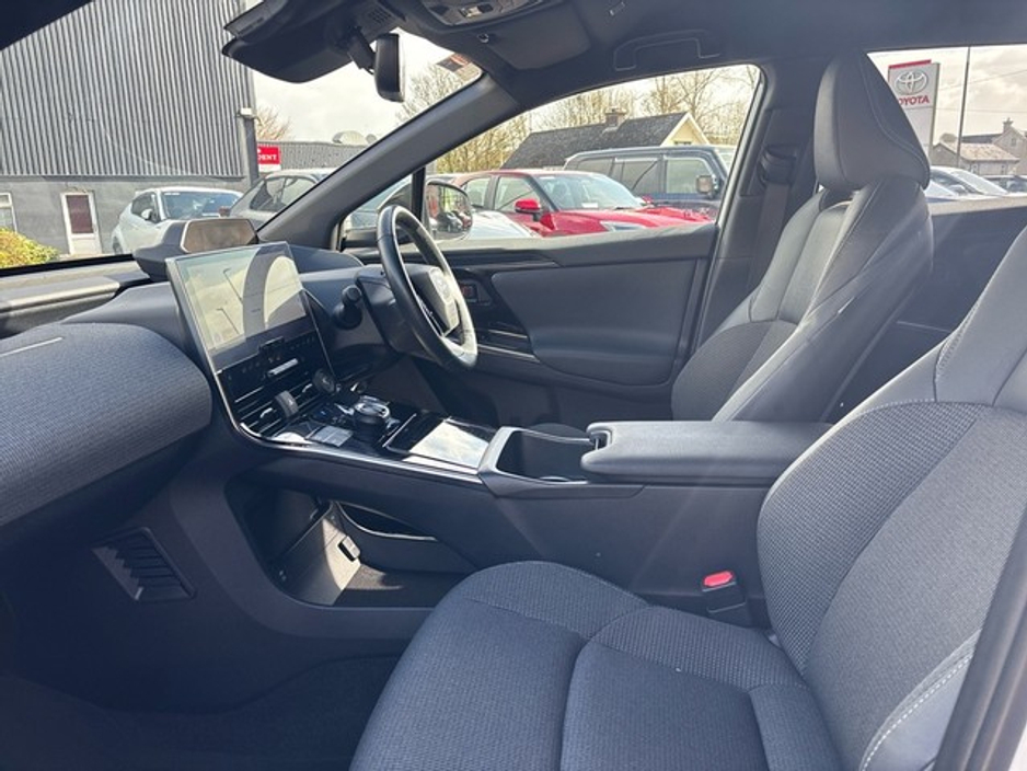 2022 Toyota bZ4X - image 6